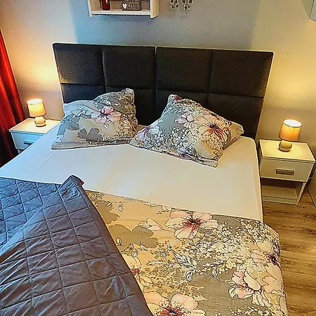 Κατάλυμα σε φάρμα Maja Z Widokiem (adults Only) *