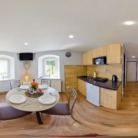 Maja Z Widokiem (adults Only) 팜스테이